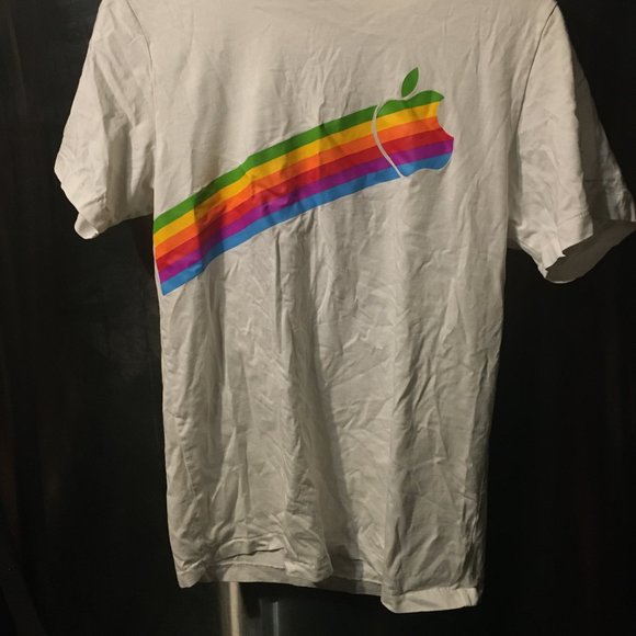 ππ1980s?Apple Rainbow Tee 110 $35 or $30 w/ offer - Picture 2 of 3
